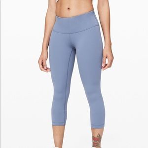 Lululemon cropped light blue wunder under leggings